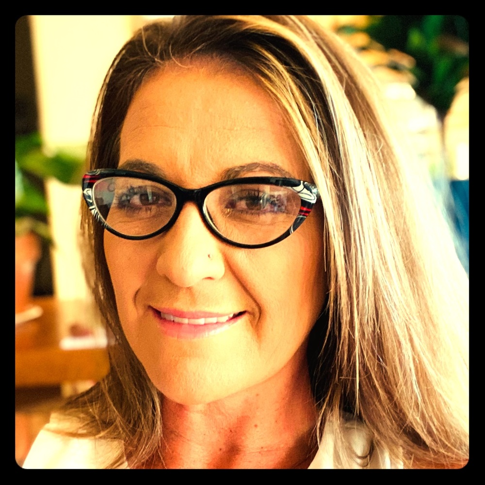 Meet your Posher, Stephanie